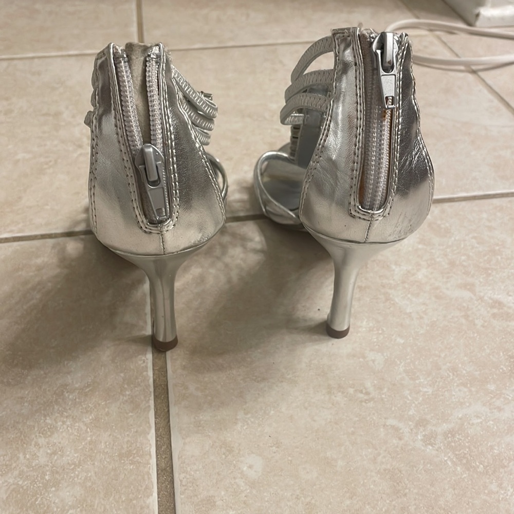 Like New Silver Gem Heels - Picture 4 of 6